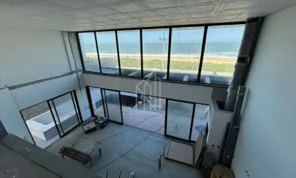 Apartamento frente mar no edifício sunrise praia brava