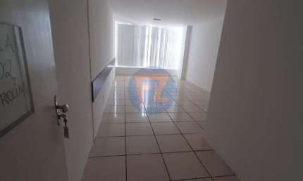 SALA COMERCIAL a venda, medindo 35 m2, 01 banheiro, piso em ceramica e em excelente localizacao no CENTRO DE FORTALEZA/CE