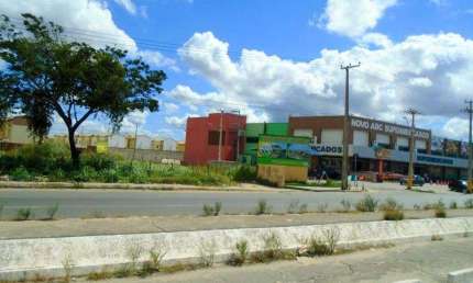 Terreno comercial para alugar no Parangaba, Fortaleza , 2104 m2 por R$ 4.000