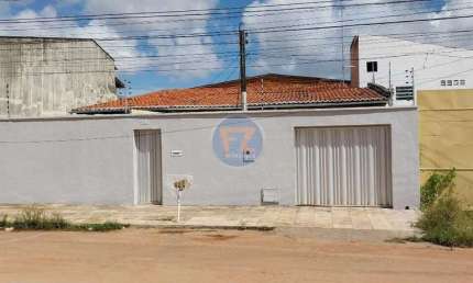 Casa com 3 quartos para alugar no Passaré, Fortaleza , 180 m2 por R$ 2.900