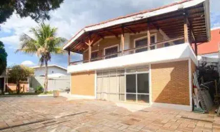 Casa 4 quartos 1 suite ao lado da Alameda Lucas N Garces