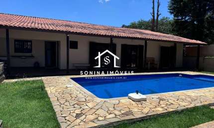 LOCAÇÃO CHÁCARA COM 2 Casas TÉRREAS  MOBILIADAS COND. FECHADO