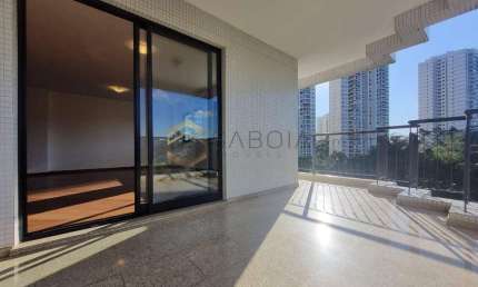 Apartamento com 4 quartos para alugar na Avenida Washington Luís, 1576, Jardim Marajoara, São Paulo