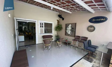 ?? Casa com 3 Quartos, Móveis Planejados e Deck – Papicu | Pronta para Morar