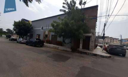 Sala Comercial em Ponto Estratégico: Perfeita para Loja, Escritório, Estúdio em geral