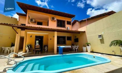 Linda Casa à Venda Próxima à Av. Oliveira Paiva – Conforto, Lazer e Excelente Localização!