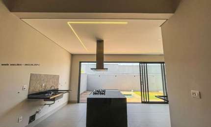 CASA TÉRREA PARA LOCAÇÃO NO CONDOMÍNIO VIVENDAS DA MATA - PORTAL AROEIRA - 3 SUÍTES + LAVABO - 173,08m² - R$7.600,00
