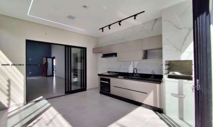 CASA Á VENDA NA VILA MONTE ALEGRE RIBEIRÃO PRETO, com 3 quartos sendo 2 suítes por R$ 840.000,00
