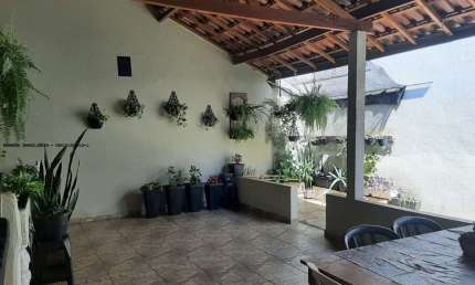 CASA + COMÉRCIO Á VENDA NO BAIRRO LACERDA CHAVES - 3 DORMITÓRIOS + SUÍTE - 222,62m² CONSTRUÍDOS TOTAL = R$465.000,00