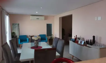 CASA Á VENDA NO CONDOMÍNIO VILLA PIRINÓPOLIS - JARDIM BOTÂNICO, 3 quartos sendo 1 suíte por R$ 943.400,00