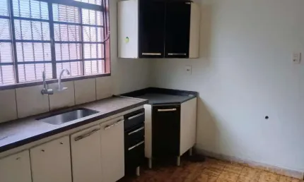 CASA Á VENDA NA VILA VIRGINIA RIBEIRÃO PRETO, com 3 quartos sendo 1 suite por R$ 300.000,00