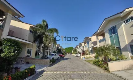 Casa em condomínio fechado com 3 quartos à venda na avenida odilon guimarães, 4555, lagoa redonda, fortaleza por r$ 1.100.000