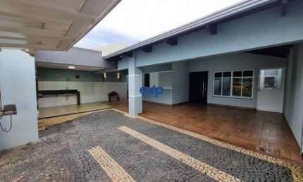 Casa com 3 quartos à venda na Aribabá, 141, Loteamento Residencial Parque Imperial, Catalão por R$ 399.000