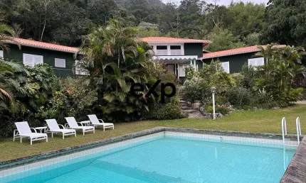 Casa com 7 quartos à venda na Professor Stroeller, 1327, Quarteirão Brasileiro, Petrópolis por R$ 2.900.000