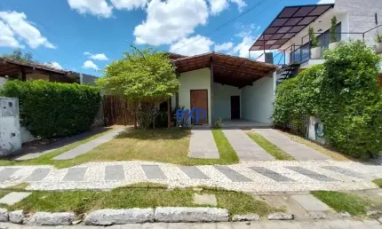 Casa em condomínio fechado com 3 quartos à venda na oscar freitas, 200, santa mônica, feira de santana por r$ 580.000