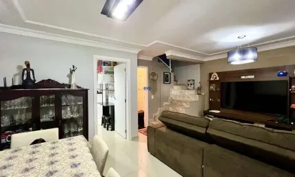 Casa com 3 quartos à venda na Rua Jordânia, 942, Cajuru, Curitiba por R$ 488.990