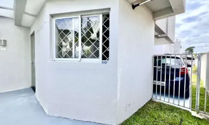 Casa em condomínio fechado com 3 quartos à venda na rua capitão antônio naufal, 228, uberaba, curitiba por r$ 380.000