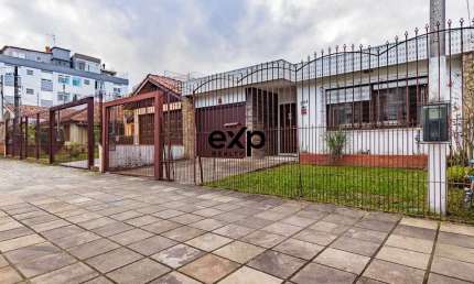Casa com 3 quartos à venda na Avenida João XXIII, 304, São Sebastião, Porto Alegre por R$ 845.000