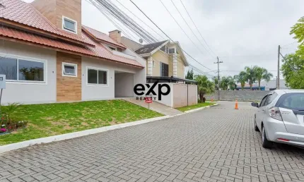 Casa em condomínio fechado com 3 quartos à venda na Rua Maiorca, 104, Santa Terezinha, Colombo por R$ 690.000
