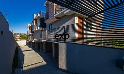 Casa em condomínio fechado com 3 quartos à venda na rua araci fernandes, 21, tingui, curitiba por r$ 789.900