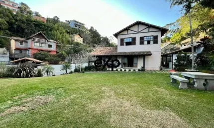 Casa com 4 quartos à venda na Oscar José da Silva, 20, Pimenteiras, Teresópolis por R$ 1.450.000
