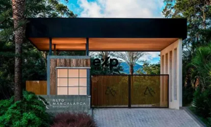 Casa em condomínio fechado com 4 quartos à venda na R. Dep. Altair de Oliveira Lima, 1200, Itaipava, Petrópolis por R$ 4.303.461