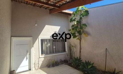 Casa com 3 quartos à venda na Paraíba do Norte, 159, Vila Pinheiro, Jacareí por R$ 490.000