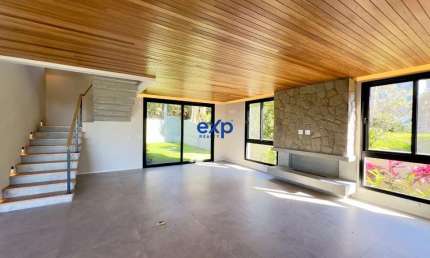Casa em condomínio fechado com 4 quartos à venda na Rua Vereador Osni Ortiga, 3177, Lagoa da Conceição, Florianópolis por R$ 7.500.000