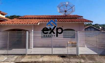 Casa com 4 quartos à venda na Artur Molon, 124, Jardim Alvorada, Piracaia por R$ 600.000