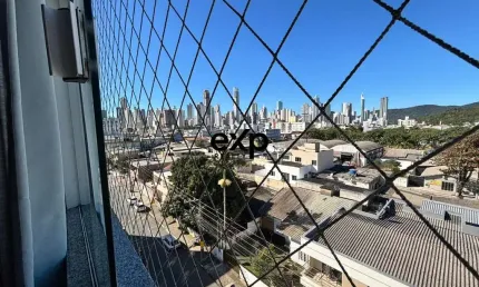 Apartamento com 3 quartos à venda na Rua Anitápolis, 420, Vila Real, Balneário Camboriú por R$ 750.000