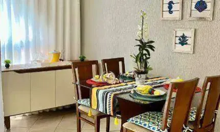 Lindo apartamento de 2 quartos, mobiliado e reformado.