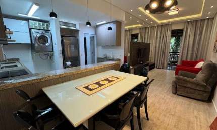 Apartamento frente mar na Enseada, 2 vagas, estilo Resort