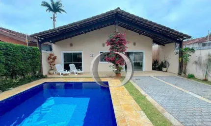 Casa Guarujá, Piscina e Churrasqueira, 5 quartos sendo 3 suítes