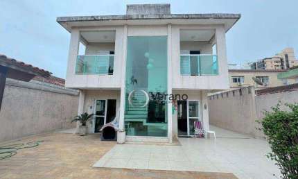 Casa na Enseada, 250 metros da praia, 6 dormitórios