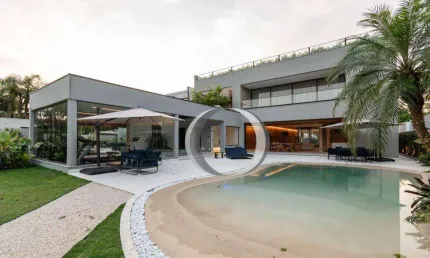Casa no Acapulco Guarujá, modelo Turn key inteiramente mobiliada.
