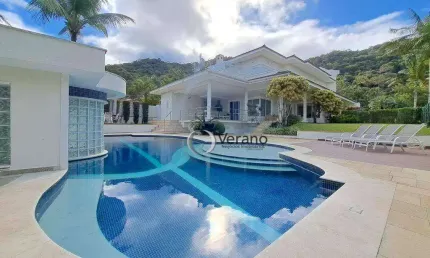 Casa no Granville, 5 Suítes, 6 vagas para carros, piscina e espaço gourmet