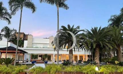 Maravilhosa mansão no condomio Mariana Guarujá, com pier privativo e vista deslumbrante para o rio Bertioga