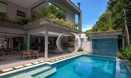 Riviera, casa de altissimo padrão, finamente decorada com 6 suites.