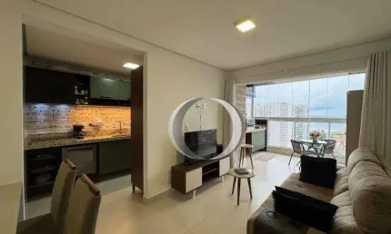 Apartamento reformado, com vista mar, 2 vagas de garagem