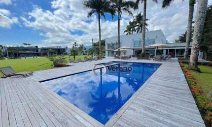 Casa a venda na Marina Guarujá com vaga para barcos de até 100 pés, piscina, espaço gourmet e 2 saunas