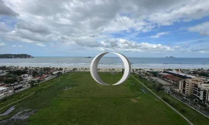 Apartamento com linda vista para mar, lazer estilo club, com 3 vagas de garagem