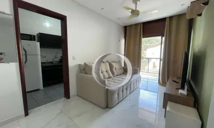 Enseada Apartamento todo reformado com vaga de garagem.