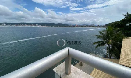 Apartamento refomado com 4 quartos, sendo 2 suítes, piscina privativa e vista total para o mar, localizado na praia da Enseada
