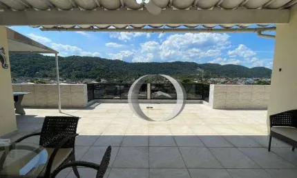Enseada cobertura com vista livre, ótima localização