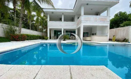 Casa com 5 suítes, em comdomímio fechado proximo a praia do Pernambuco