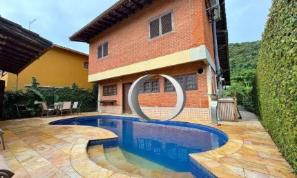 Casa com piscina, espaço gourmet, sauna e 4 quartos (sendo 1 suítes) à venda, 220 m² por R$ 1.400.000 - Jardim Albamar - Guarujá/SP