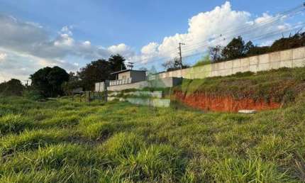 Área Industrial de 1.500 m² Próxima à Fernão Dias, em Atibaia