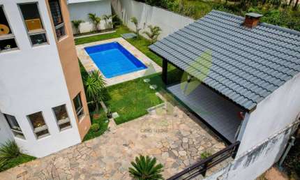Encantadora propriedade À Venda no Clube da Montanha em Atibaia SP