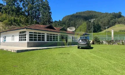 Fazenda em joanópolis: refúgio rural próximo à cachoeira dos pretos