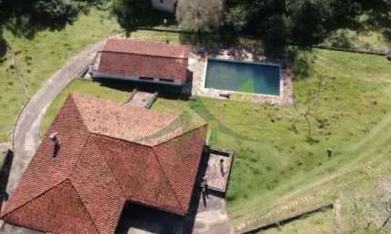 Sítio Encantador à Venda em Piracaia - Perímetro Urbano